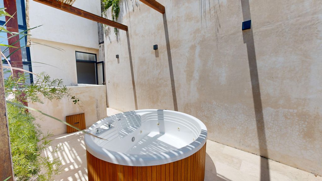 Property photo 2 of 45