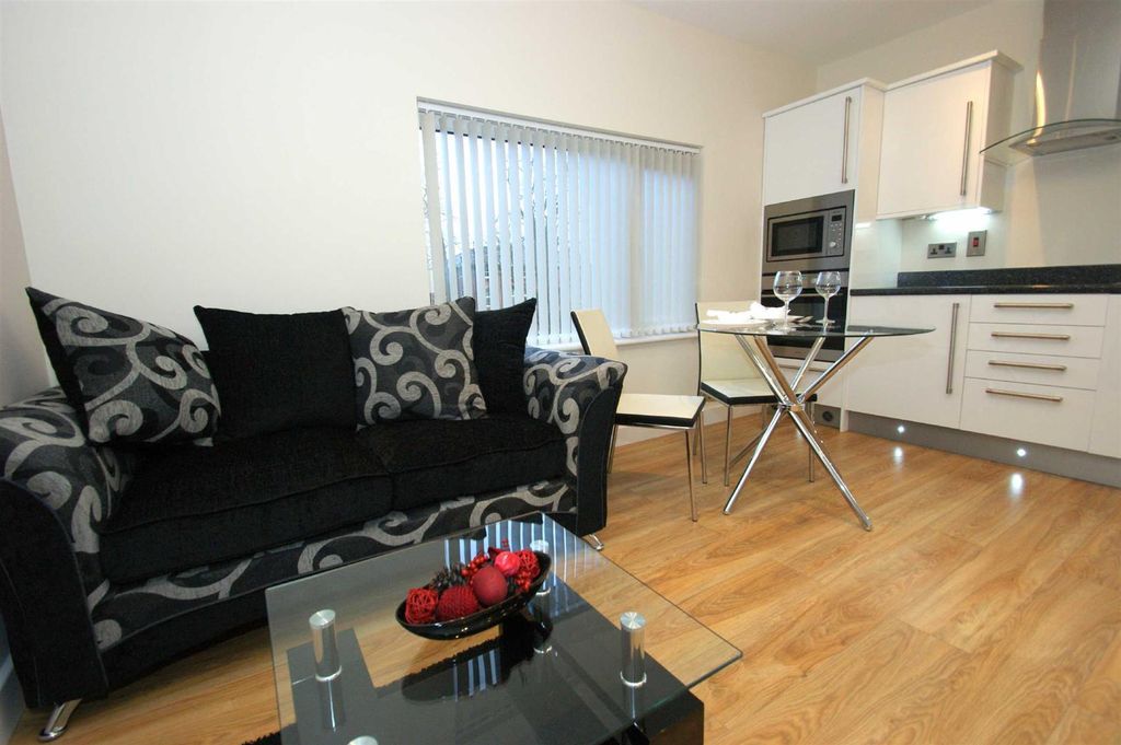 Property photo 3 of 12