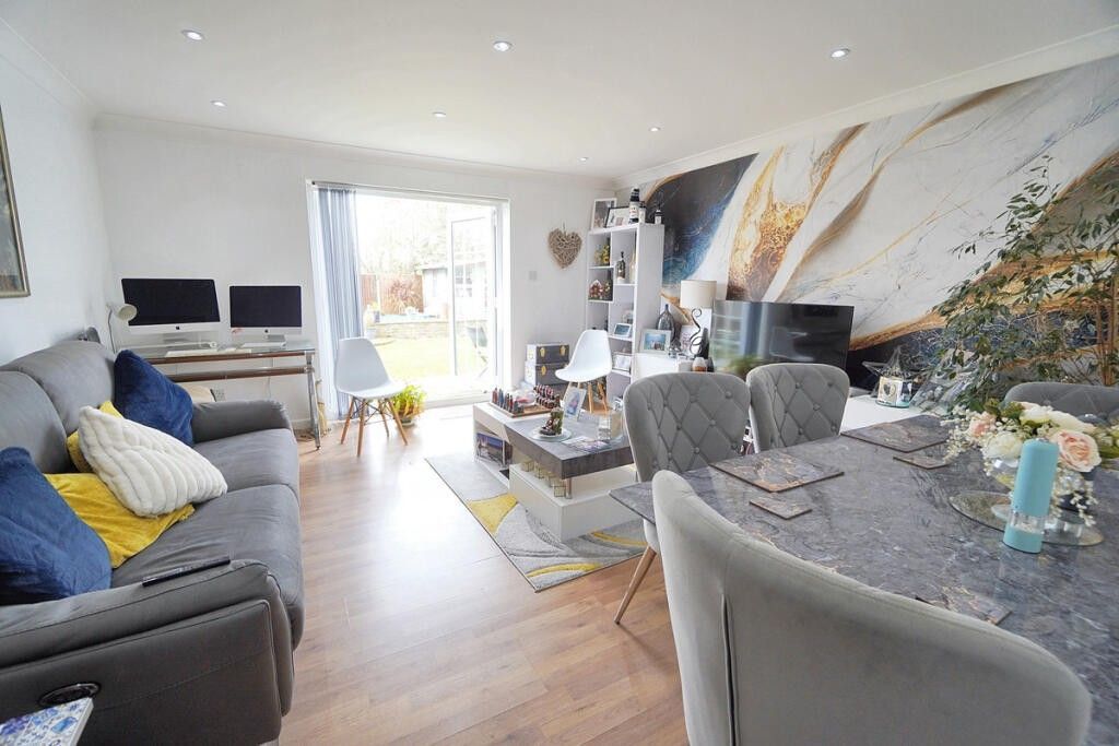 Property photo 3 of 21 29 Tower Lounge