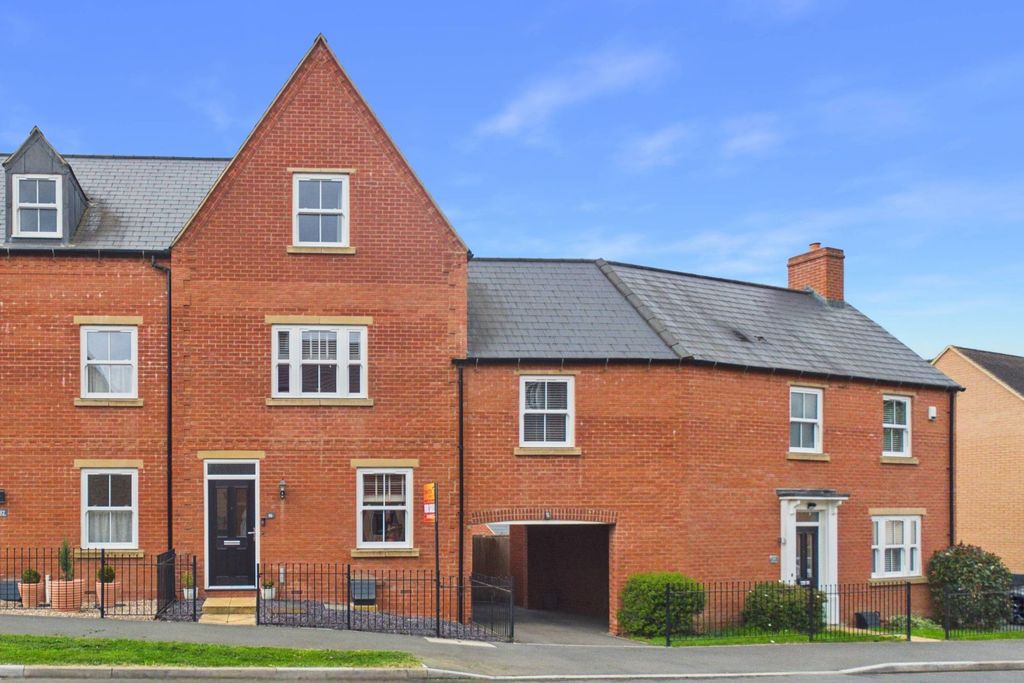 Property photo 1 of 33