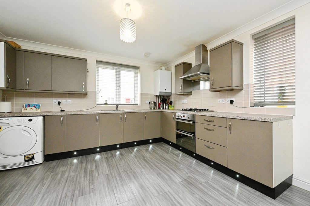 Property photo 3 of 17 Photo