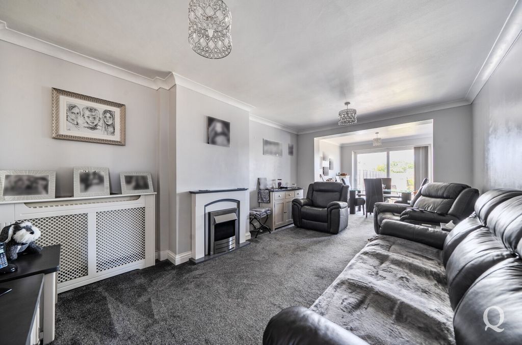 Property photo 2 of 21 5d3399c2-E7d2-43c...