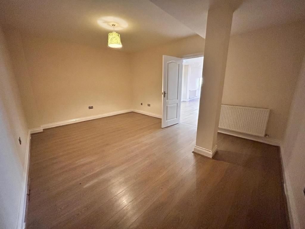 Property photo 3 of 9 Bedroom