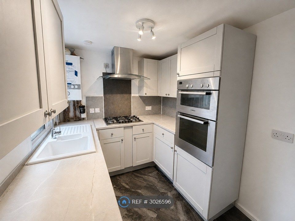 Property photo 1 of 12 Kitchen