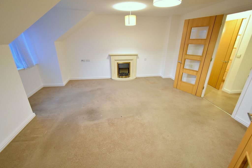 Property photo 3 of 11