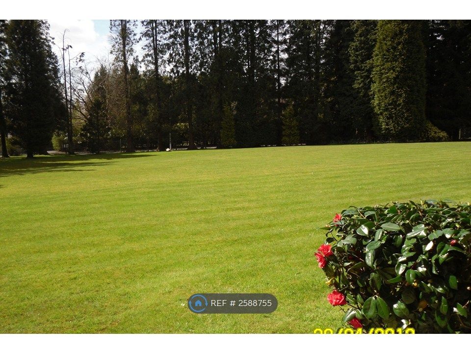 Property photo 3 of 17 Communal Garden