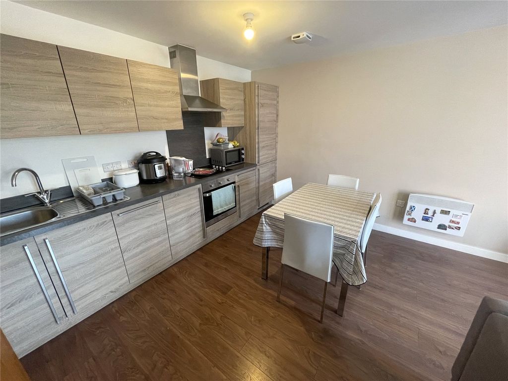 Property photo 3 of 8 Picture No. 05