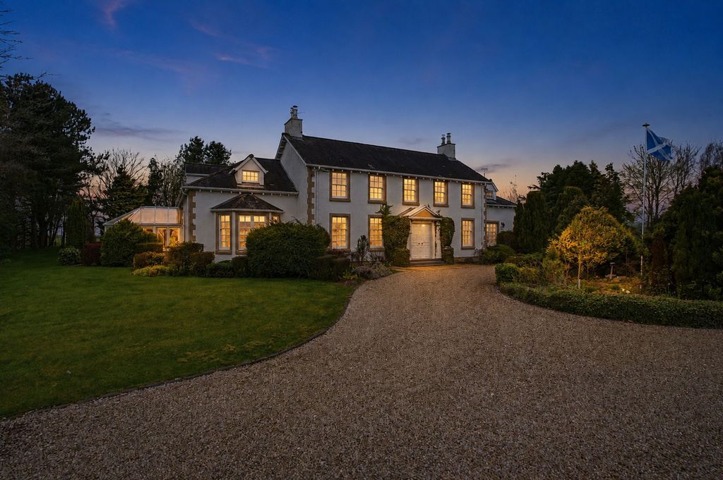 Property photo 1 of 33