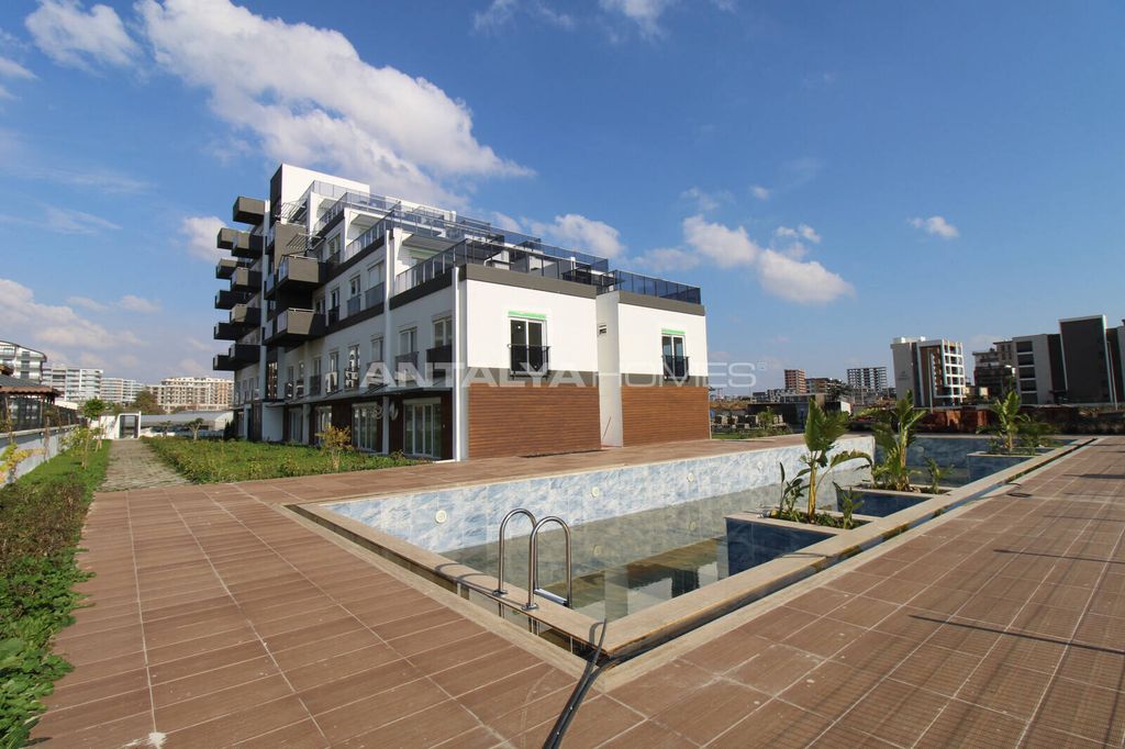 Property photo 1 of 23