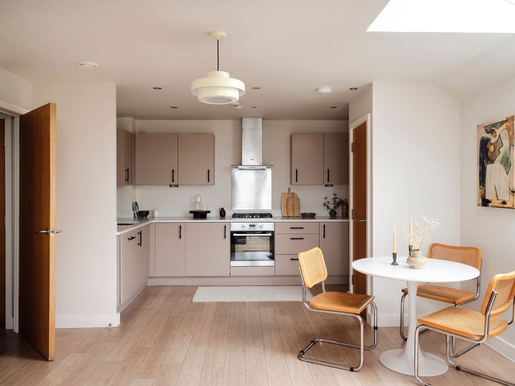 Property photo 3 of 28