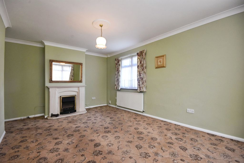Property photo 2 of 33