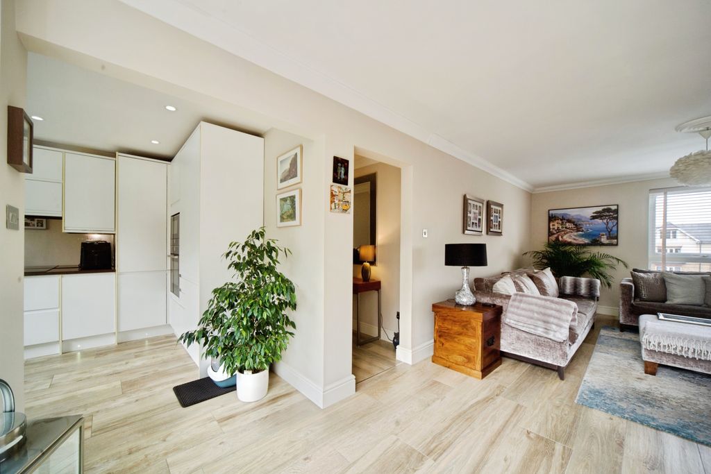 Additional image 7 of 2 bed flat for saleVillage Road, Enfield EN1