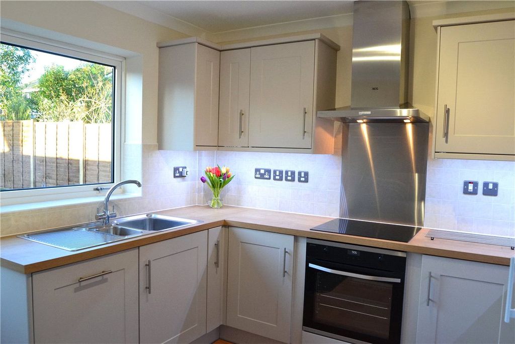 Property photo 2 of 12 Kitchen