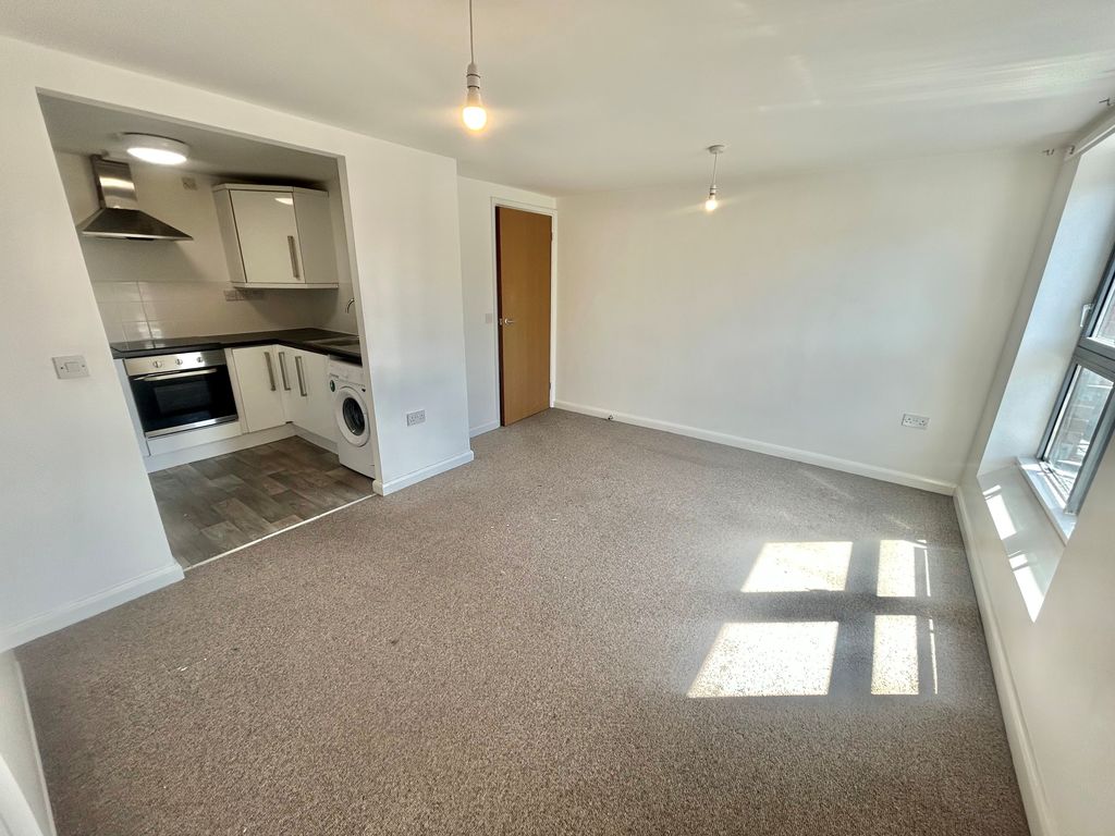 Property photo 2 of 8 Image