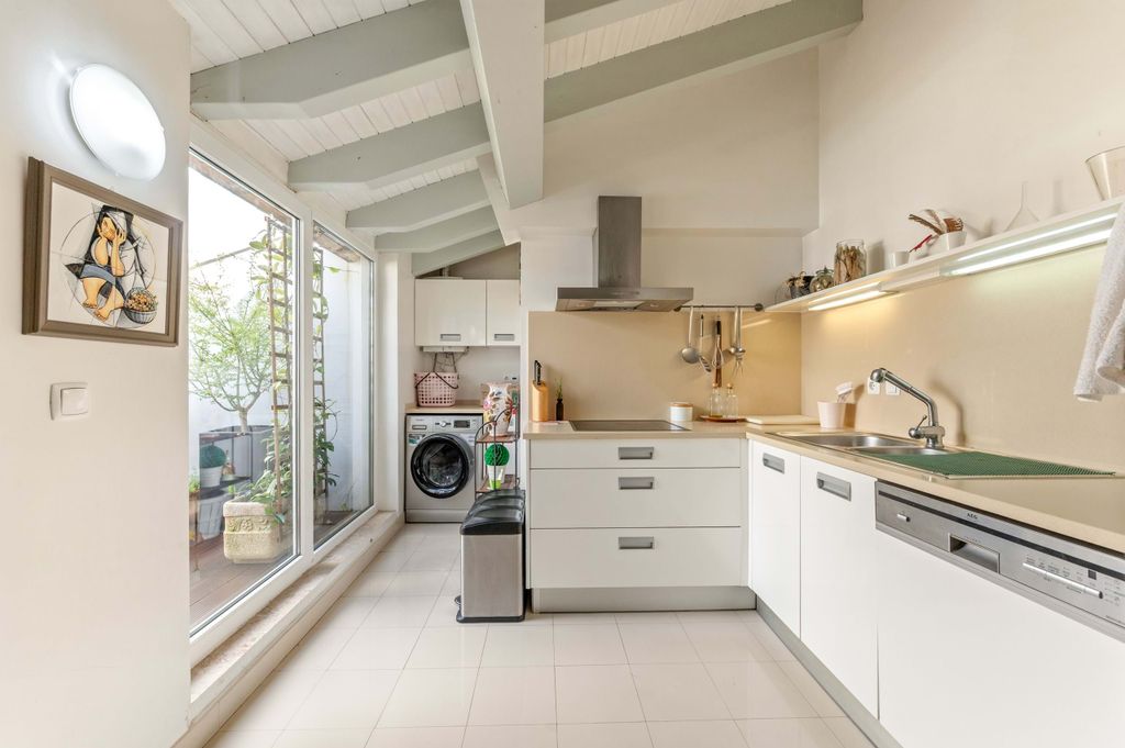 Property photo 3 of 63