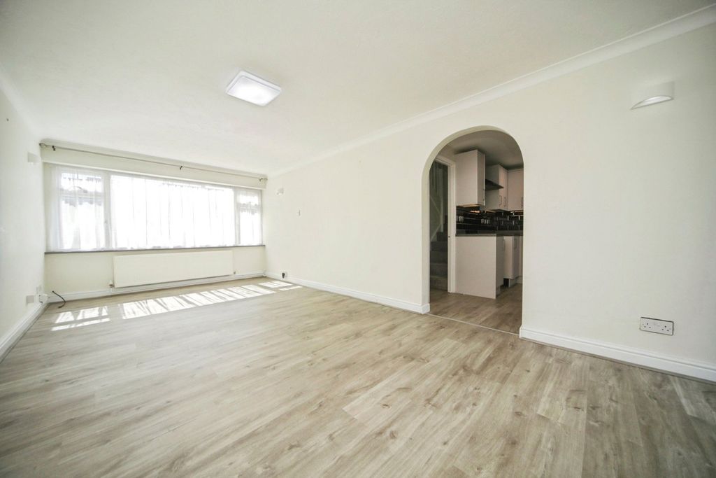 Property photo 3 of 19 Pbox-Img.Jpg
