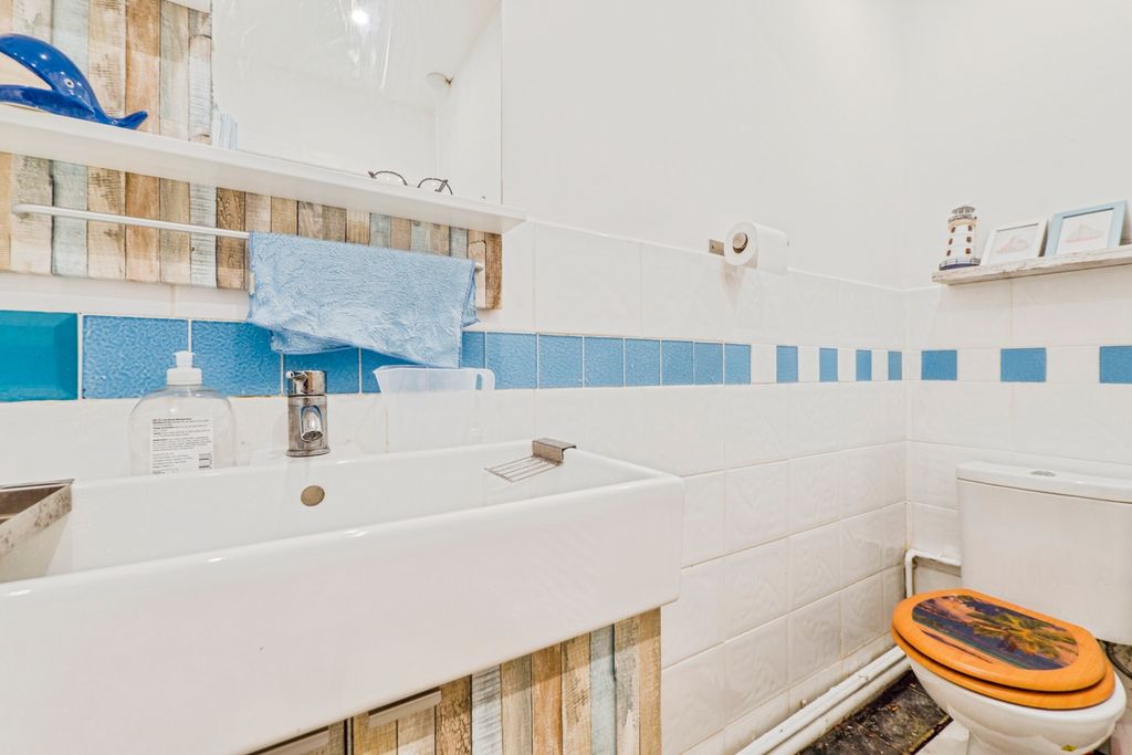 Additional image 10 of 1 bed flat for saleCourt Road, Barry CF63
