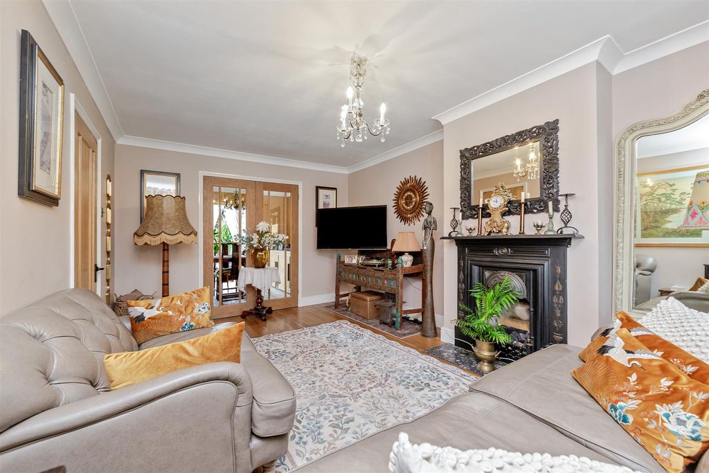 Property photo 3 of 20 2Aoakwooddrive-20.Jpg