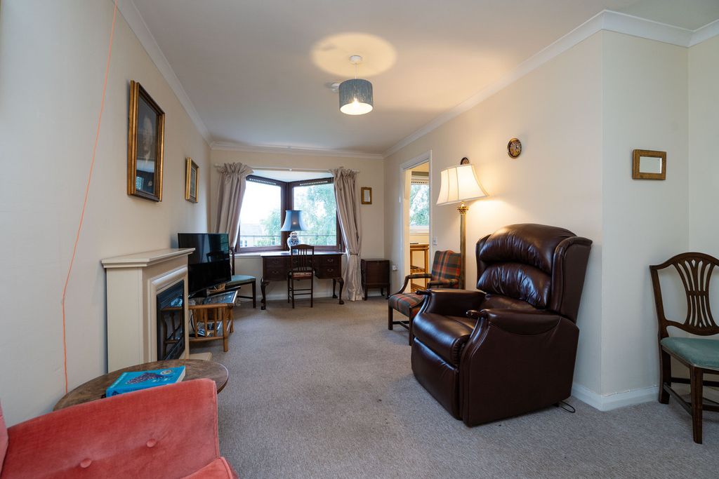 Property photo 2 of 25