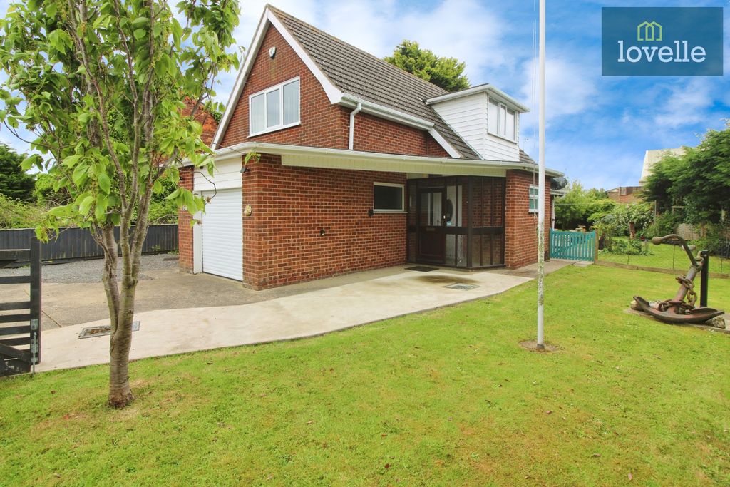 Property photo 1 of 21