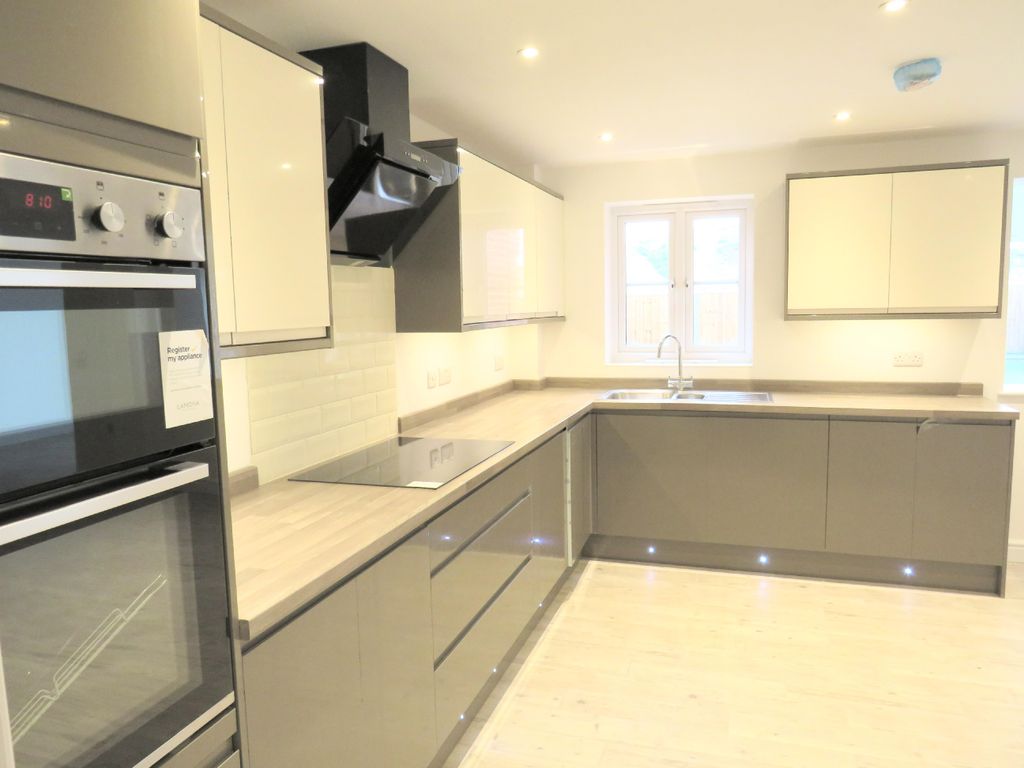 Property photo 2 of 17 Kitchen