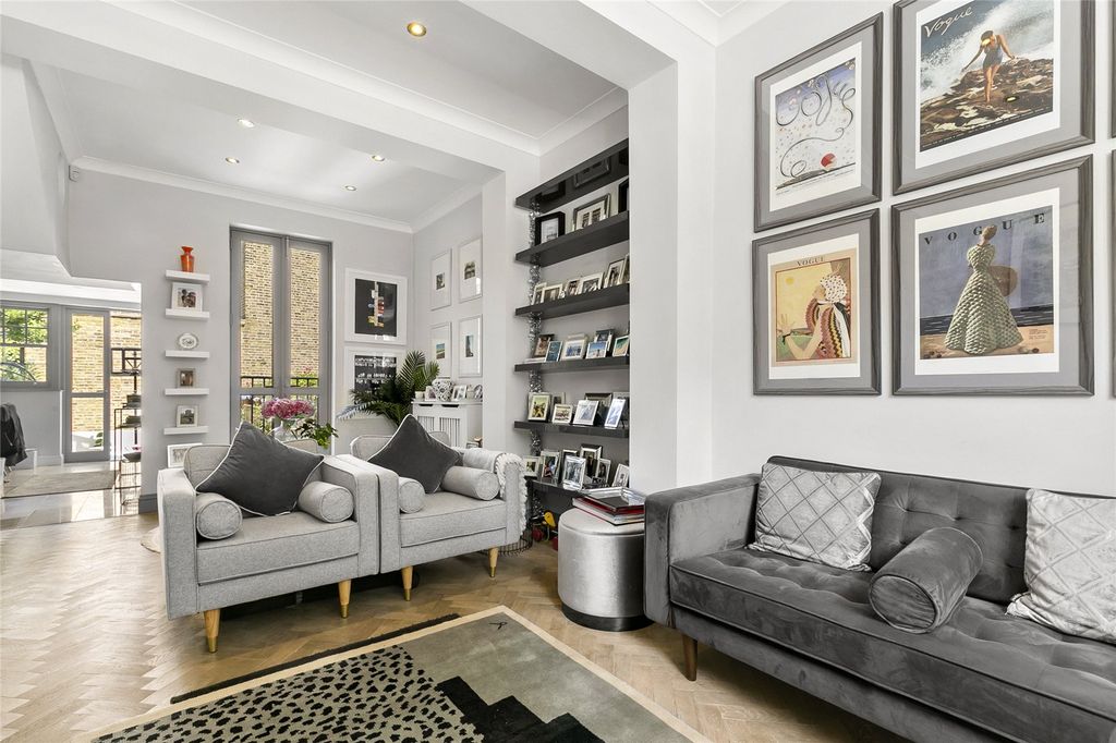 Property photo 3 of 14 Reception Room