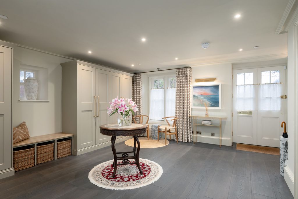 Property photo 2 of 34 Gallery