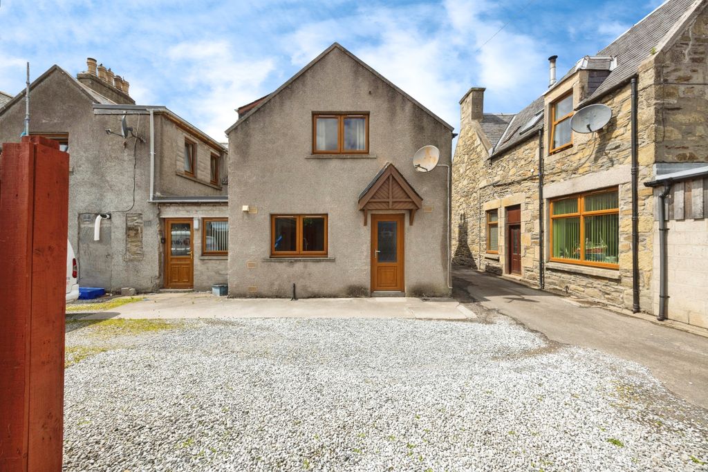 Property photo 2 of 16 Rear View