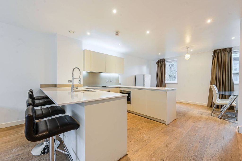 Property photo 1 of 33