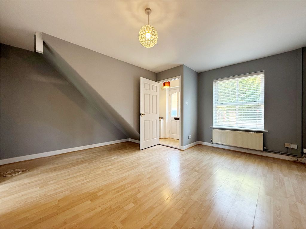 Property photo 2 of 13 Picture No. 19