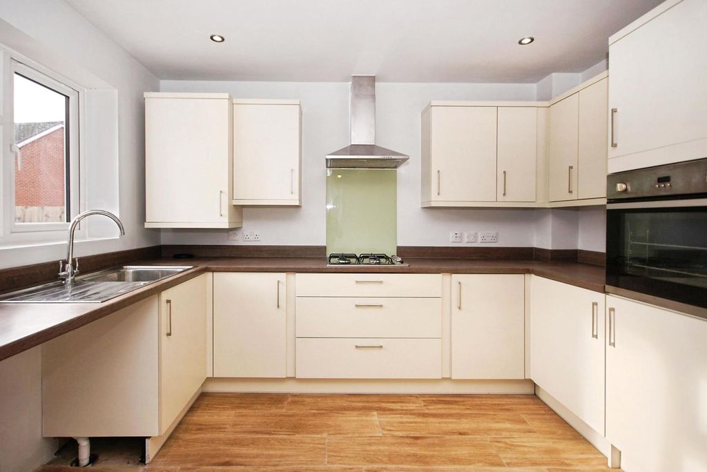 Property photo 3 of 20 Pbox-Img.Jpg