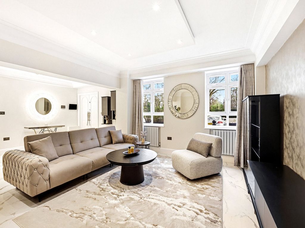 Property photo 1 of 22 Barrie House