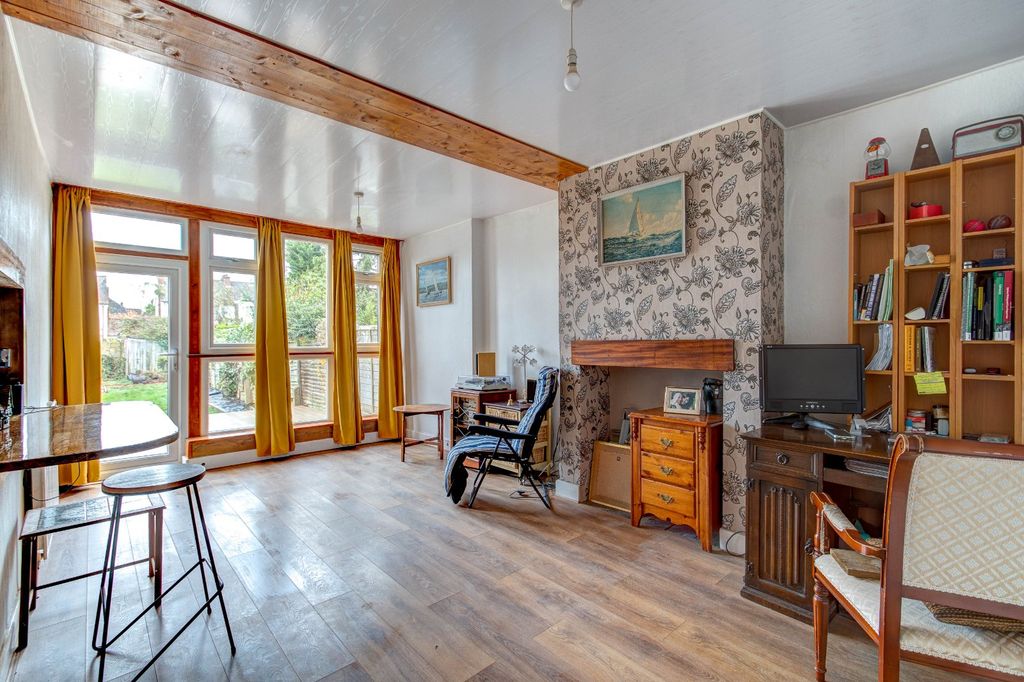 Property photo 2 of 20 Picture No. 24