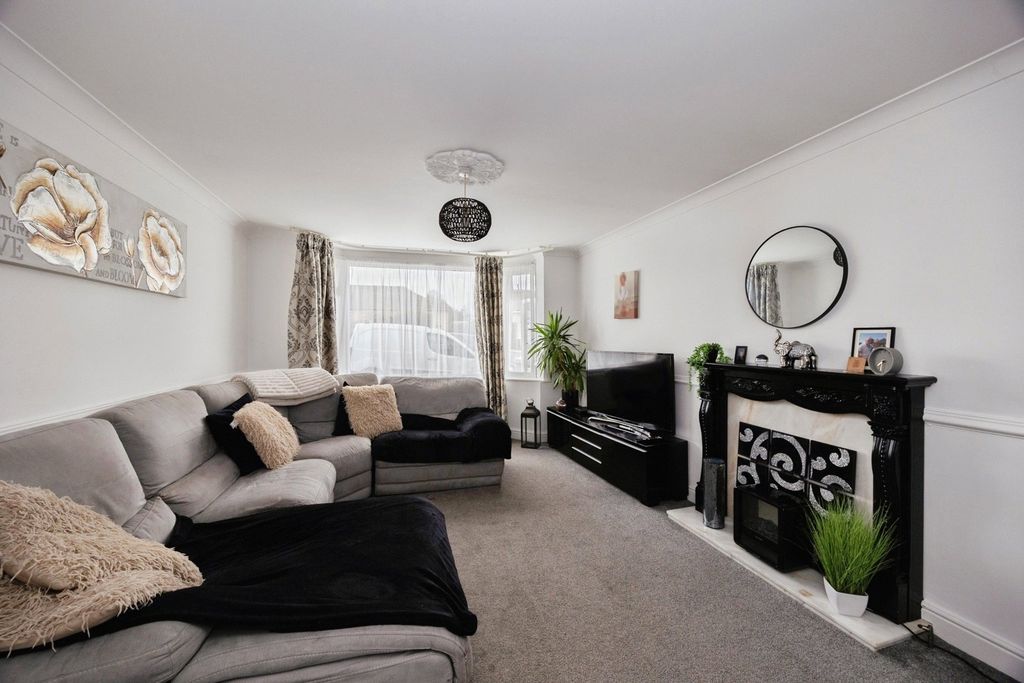 Property photo 2 of 15 Picture No. 02