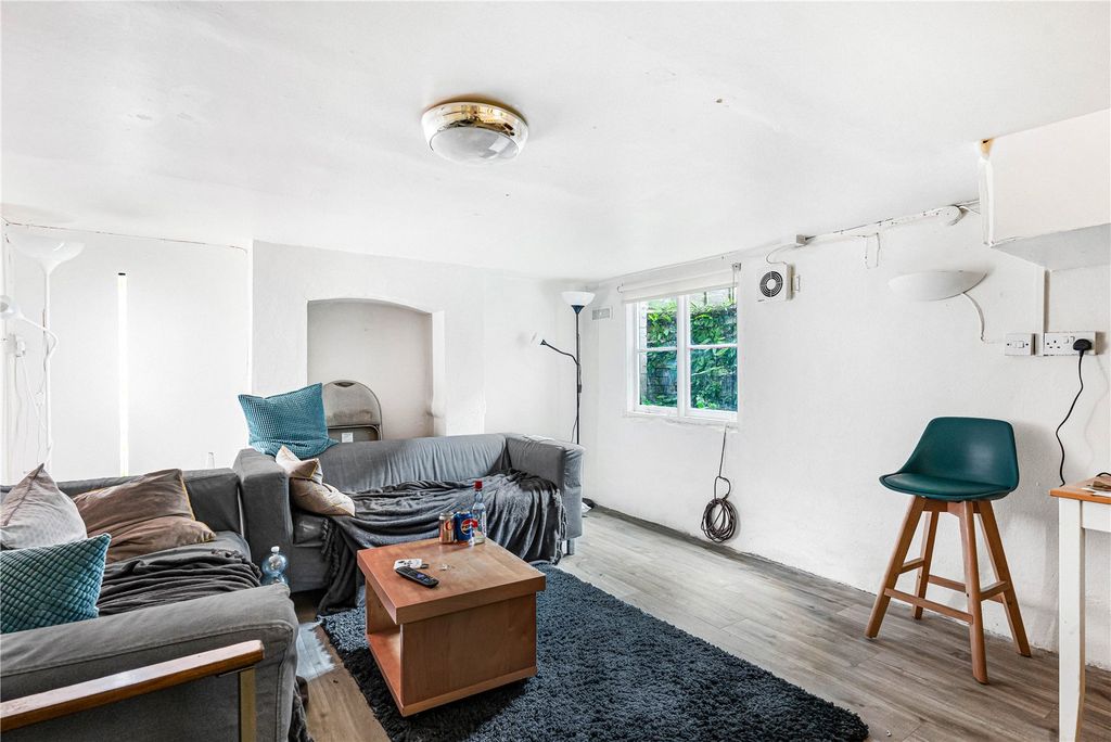 Property photo 3 of 12 Sitting Room