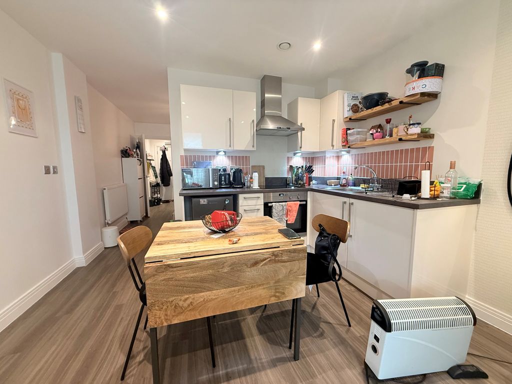 Property photo 3 of 5 Kitchen