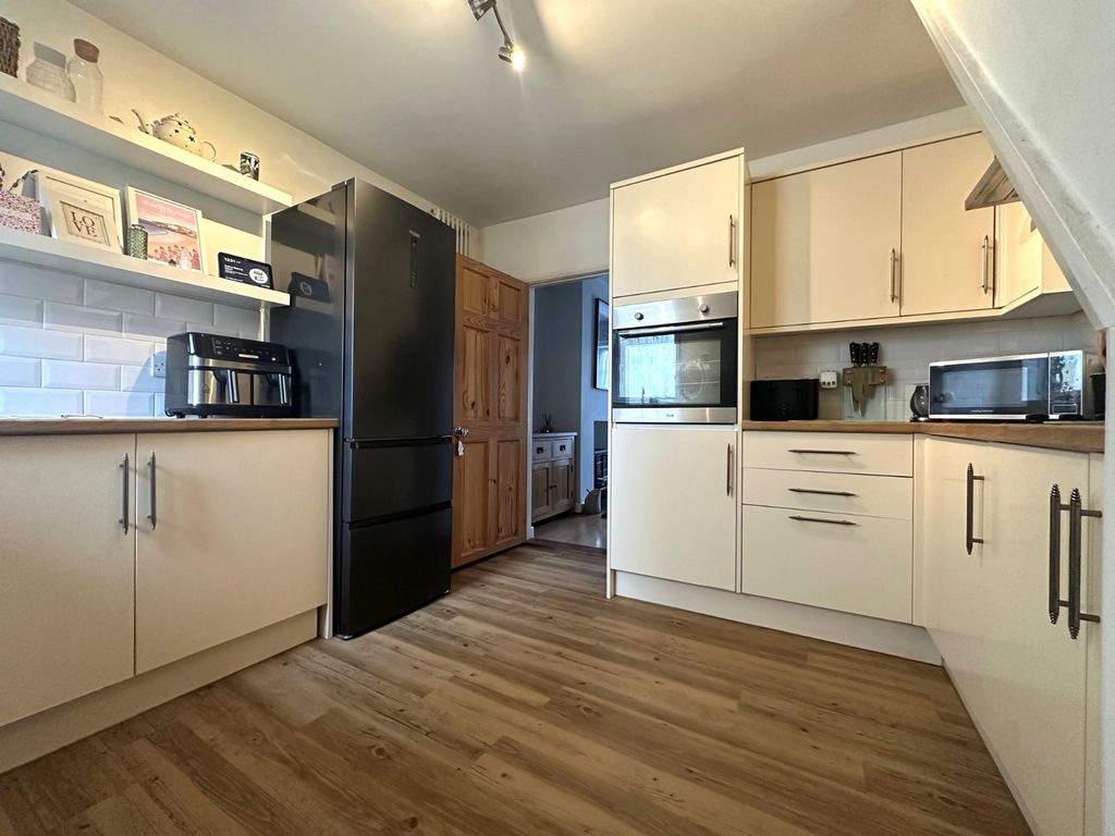 Property photo 3 of 8 Picture No. 25