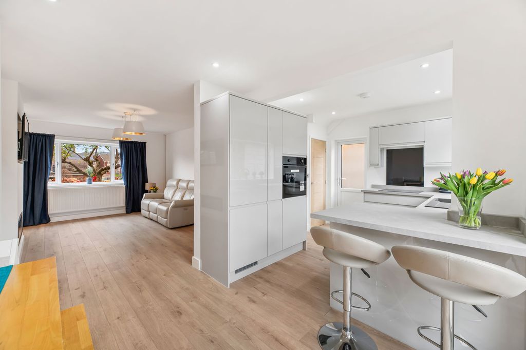 Property photo 3 of 22