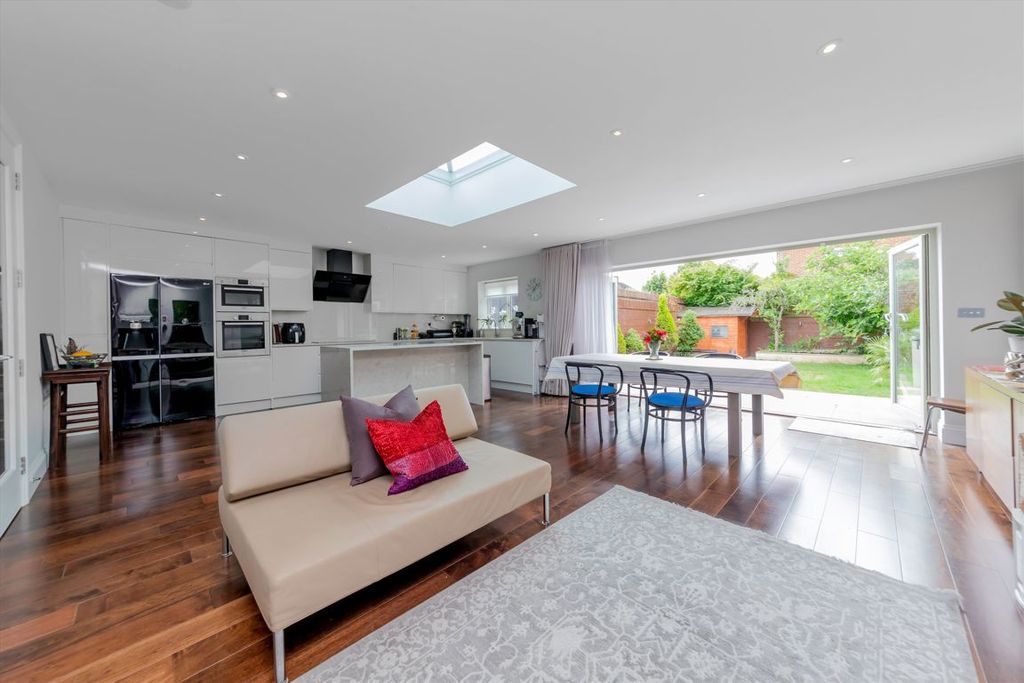 Property photo 3 of 13