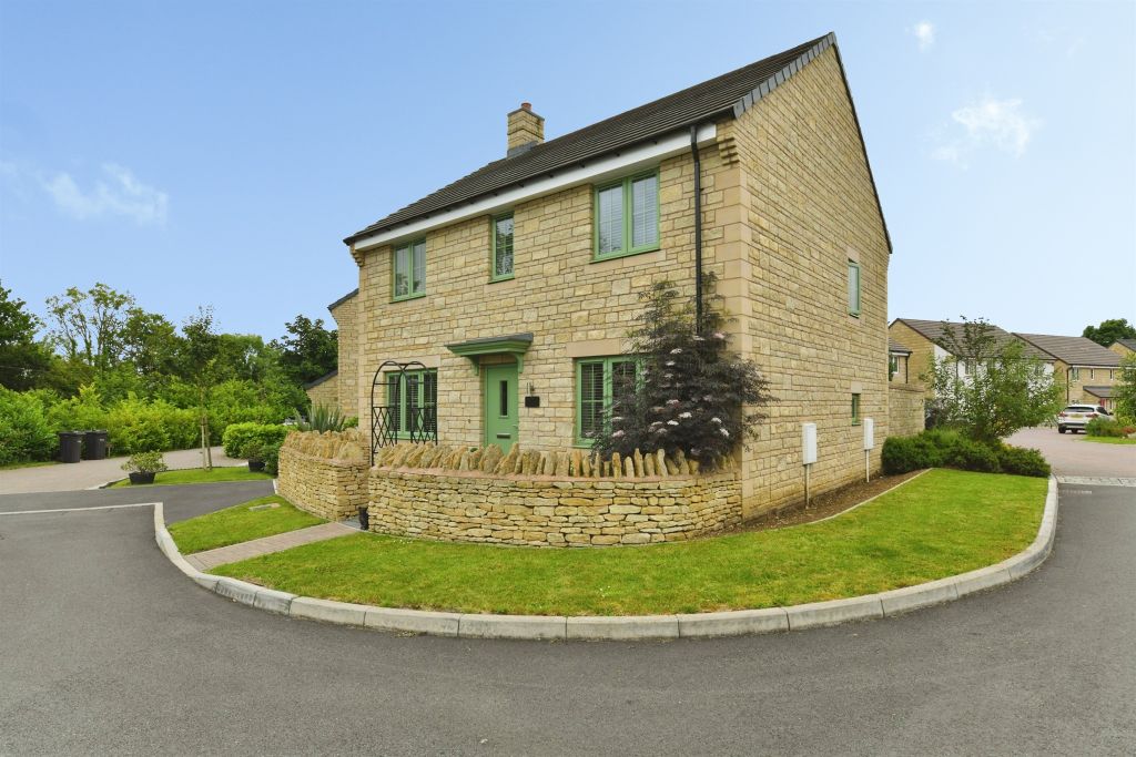 Property photo 1 of 18
