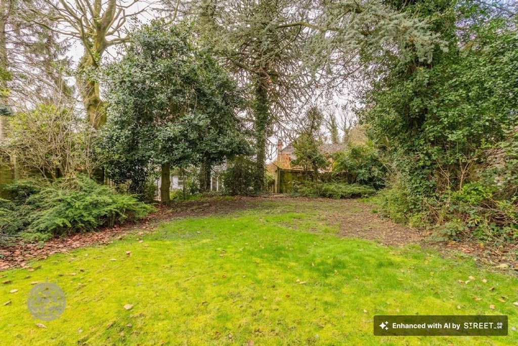 Property photo 2 of 35