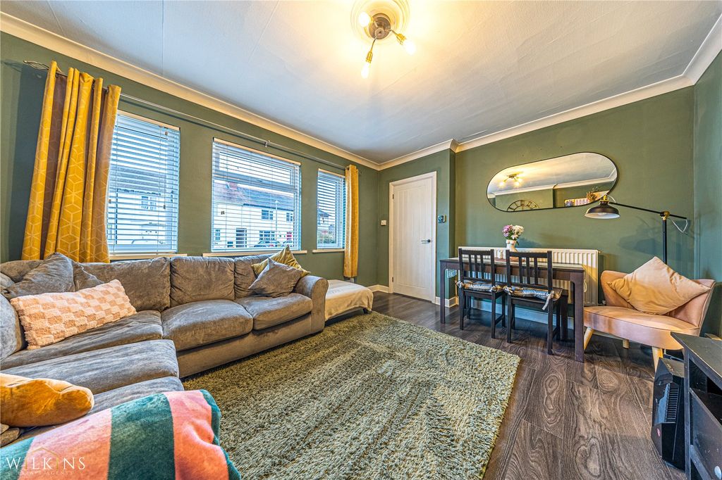 Property photo 3 of 34 Picture No. 02