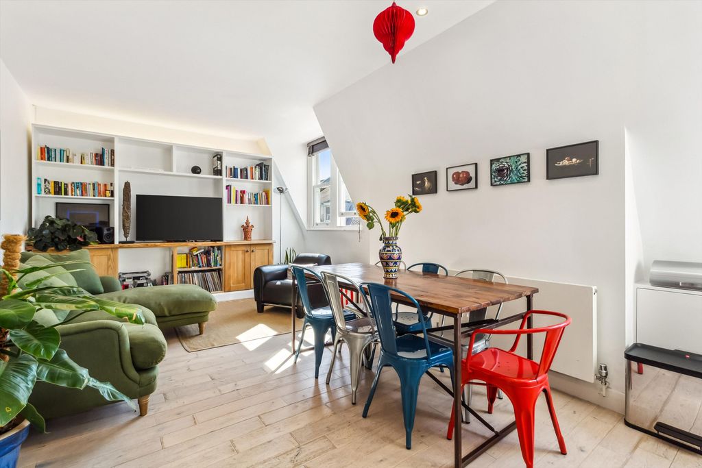 Property photo 3 of 14 Image