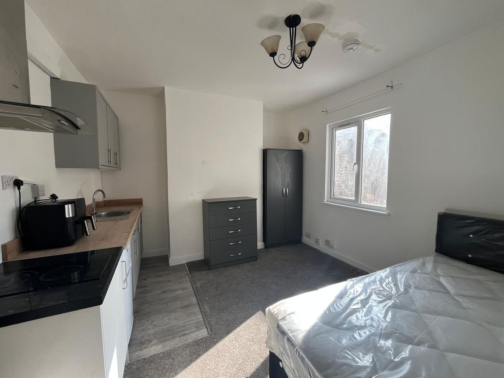 Property photo 1 of 3 Room