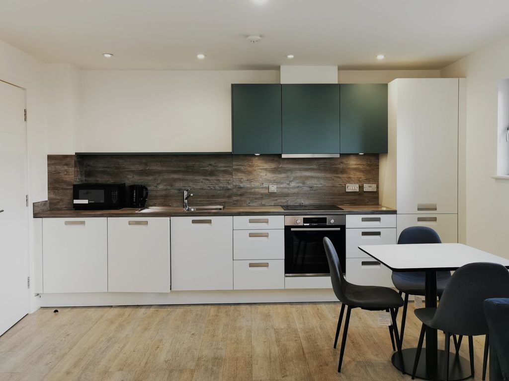 Property photo 2 of 8 Kitchen