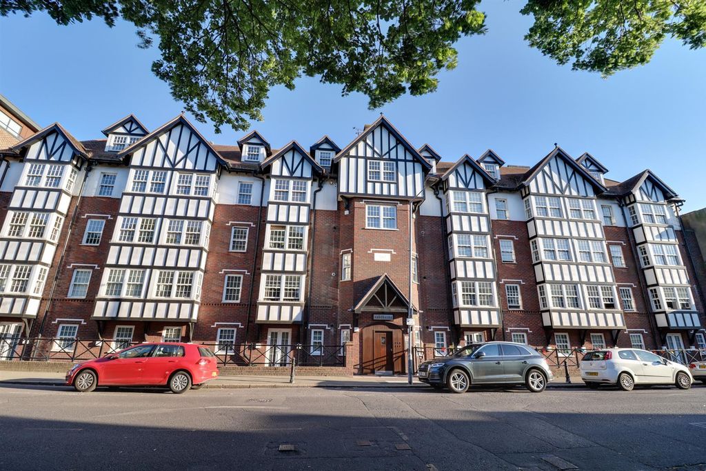 Property photo 1 of 16