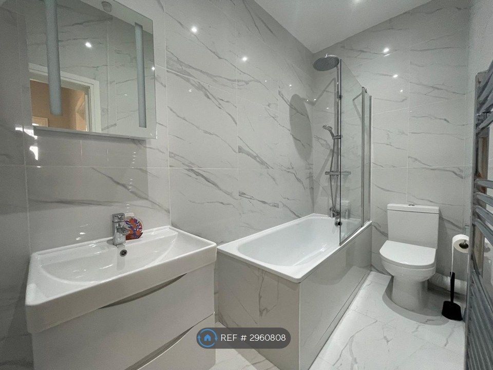 Property photo 3 of 5 Bathroom