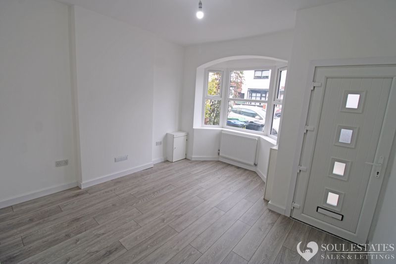 Property photo 3 of 19 Reception 1