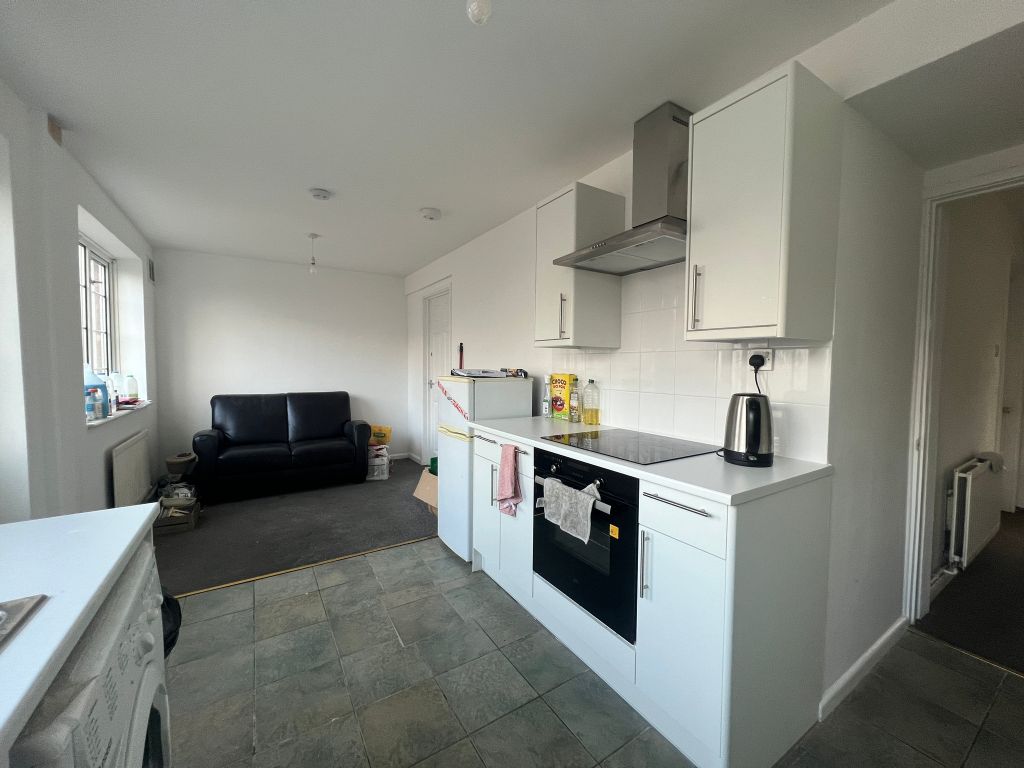 Property photo 3 of 22 B7d81355-E88c-473E-9877-Eef07740Df66