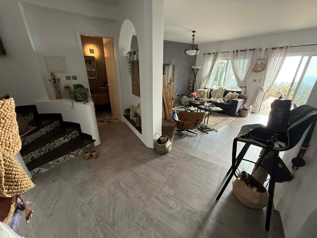 Property photo 3 of 24